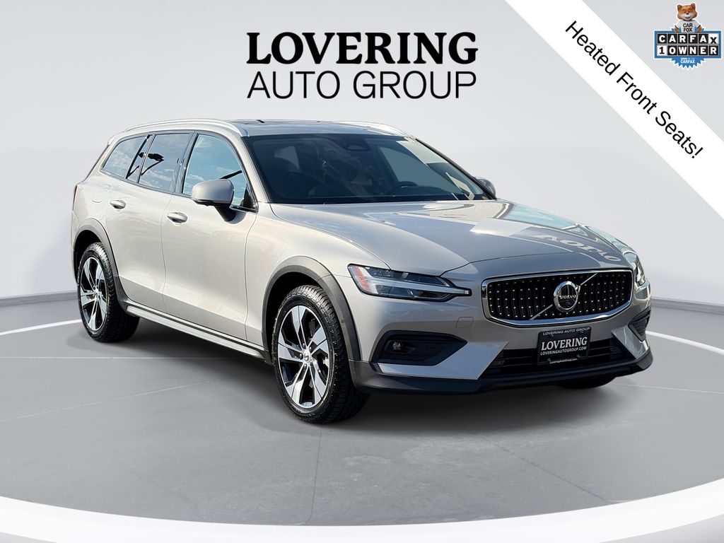 2025 Volvo V60 Cross Country Wagon 