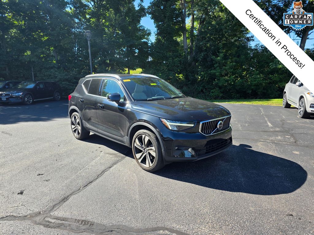 2024 Volvo XC40 SUV 