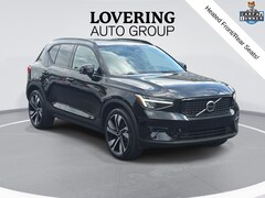 2024 Volvo XC40 B5 Plus Dark Theme SUV