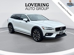 2025 Volvo V60 Cross Country B5 Ultra Wagon