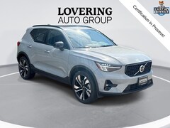 2024 Volvo XC40 B5 Plus Dark Theme SUV