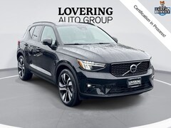 2023 Volvo XC40 B5 Plus Dark Theme SUV