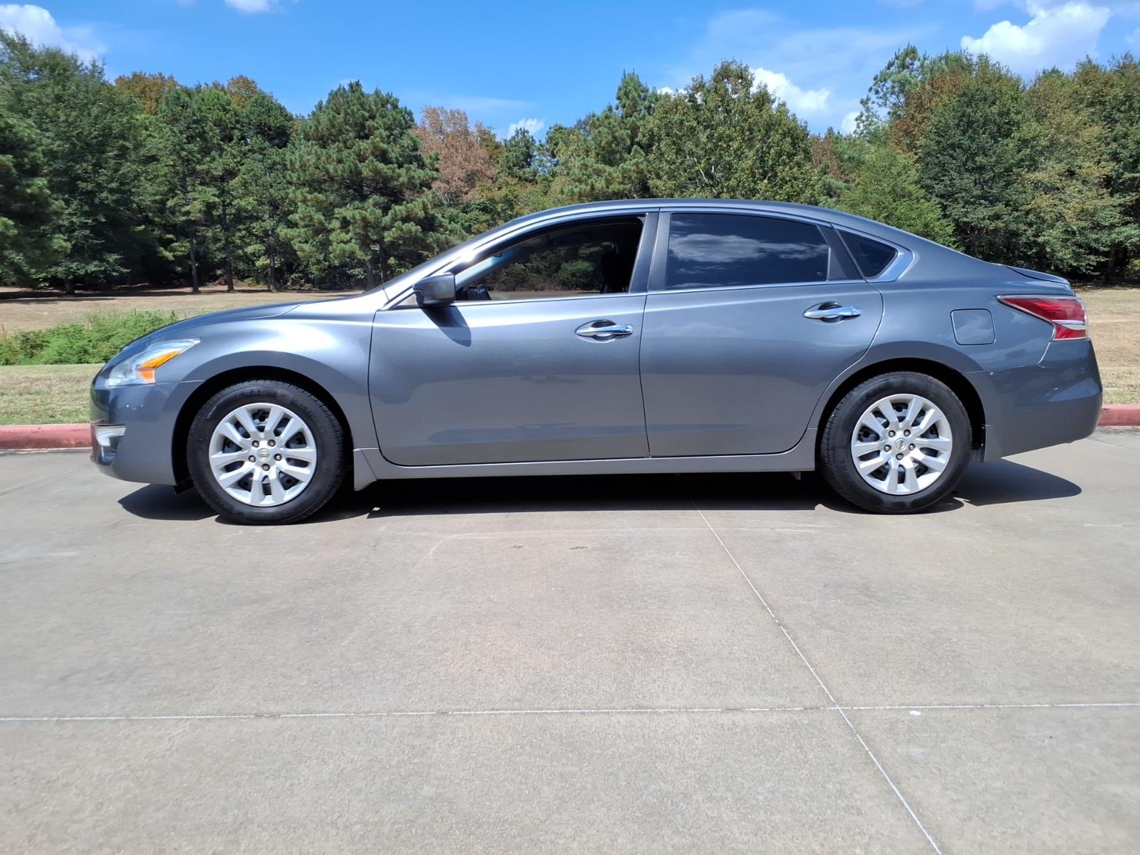 Used 2015 Nissan Altima S with VIN 1N4AL3AP0FN406113 for sale in Lufkin, TX