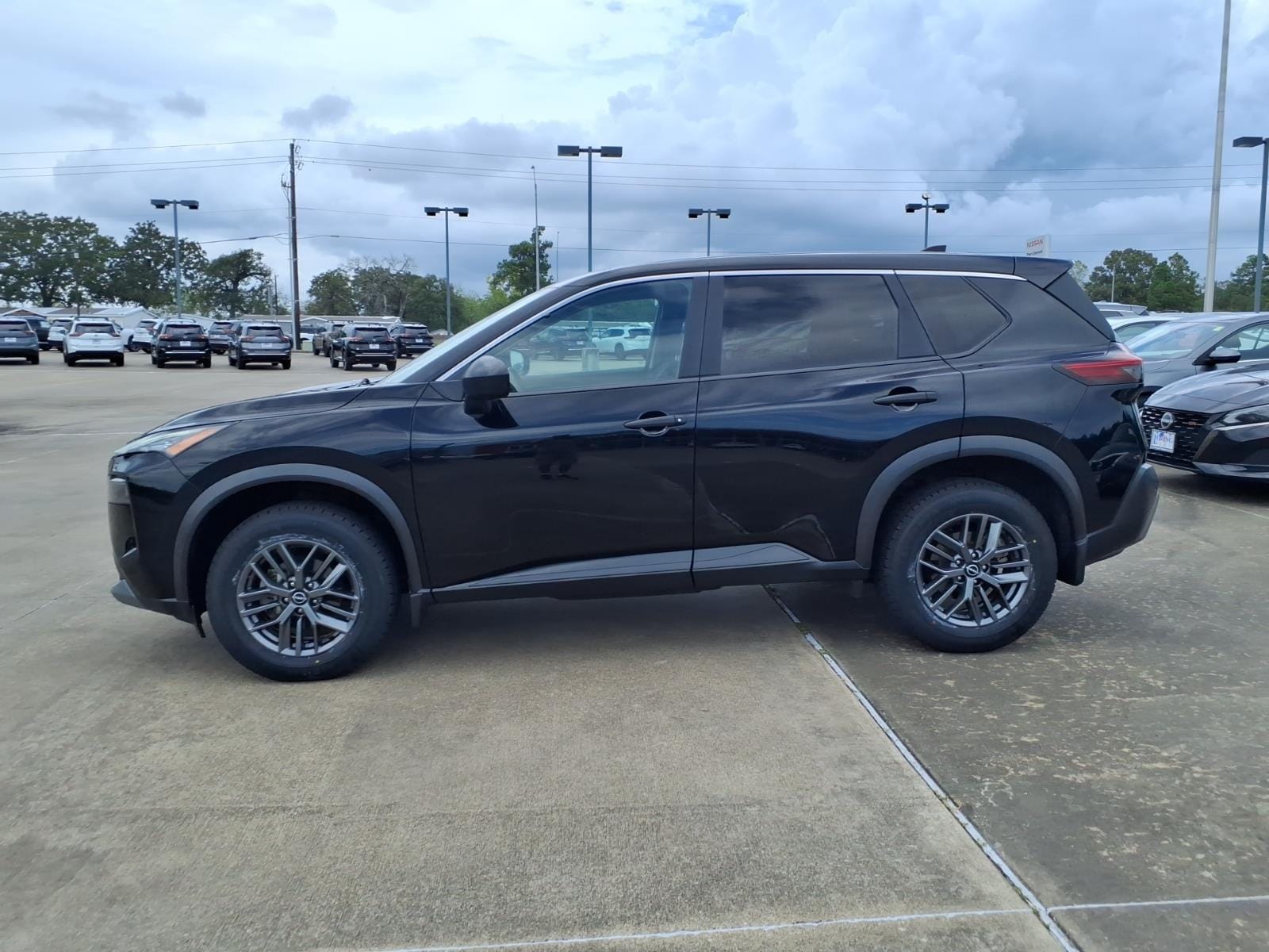Used 2023 Nissan Rogue S with VIN 5N1BT3AA8PC757788 for sale in Lufkin, TX