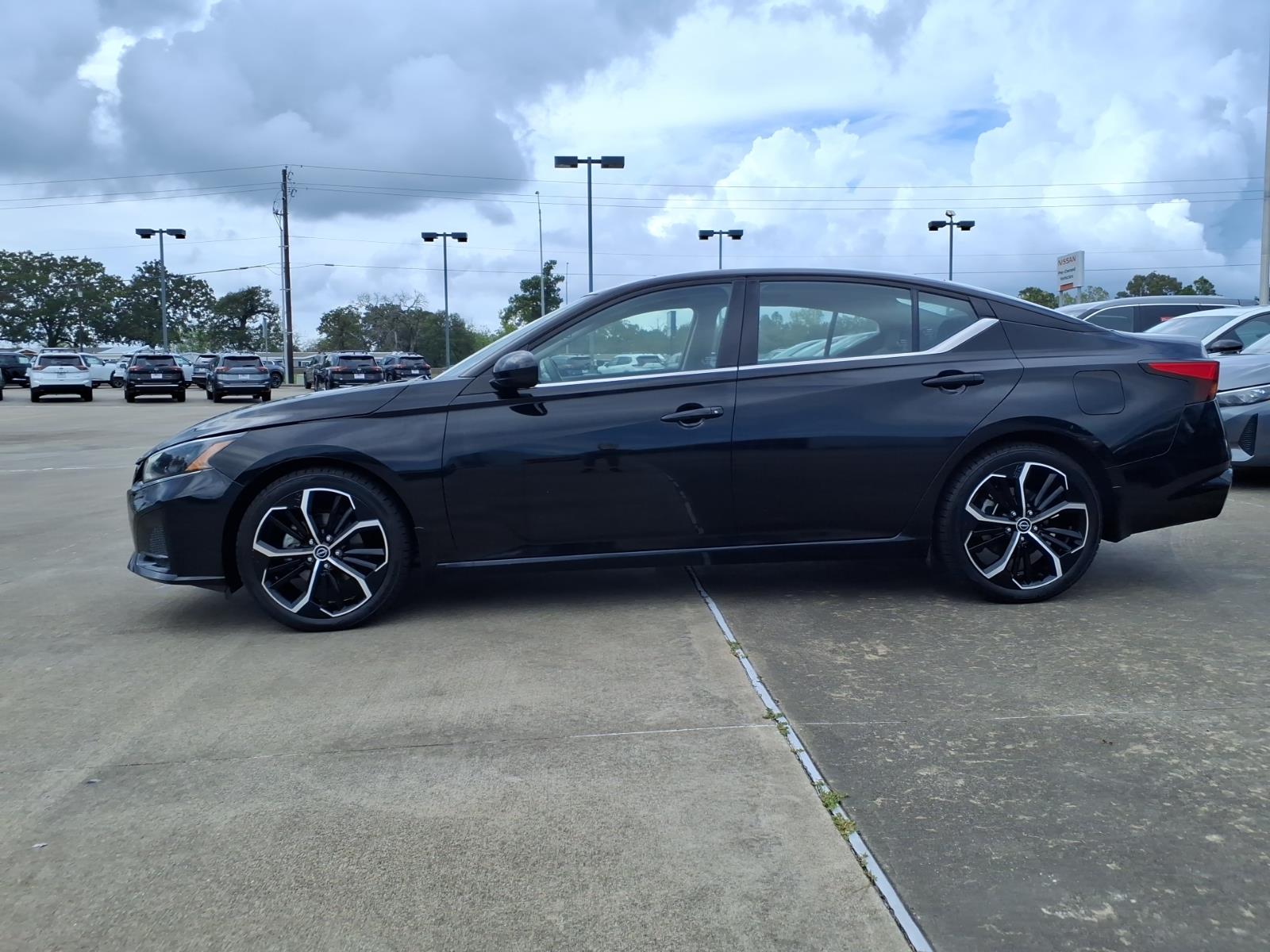 Used 2023 Nissan Altima SR with VIN 1N4BL4CV0PN411822 for sale in Lufkin, TX
