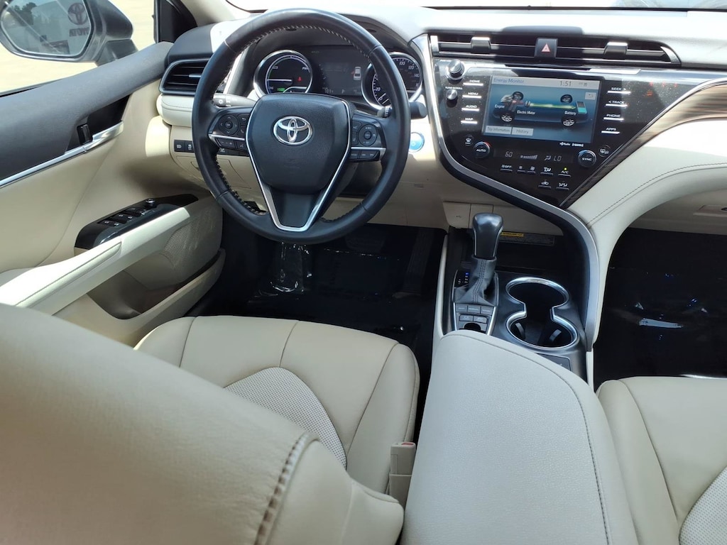 Used 2020 Toyota Camry Hybrid HYBRID XLE Sedan