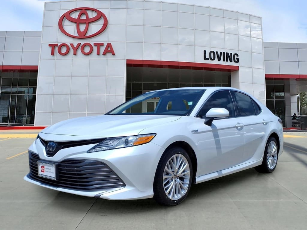 Used 2020 Toyota Camry Hybrid HYBRID XLE Sedan