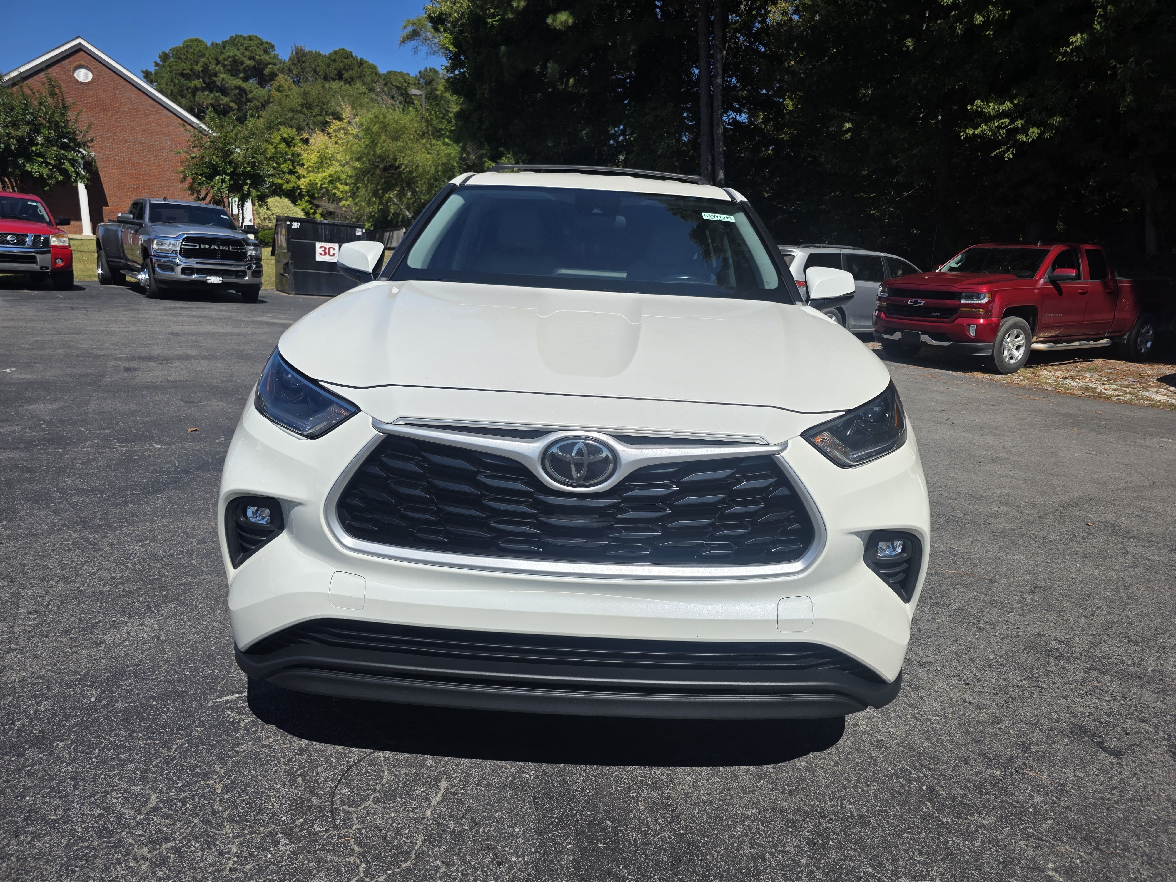 Used 2021 Toyota Highlander LE SUV