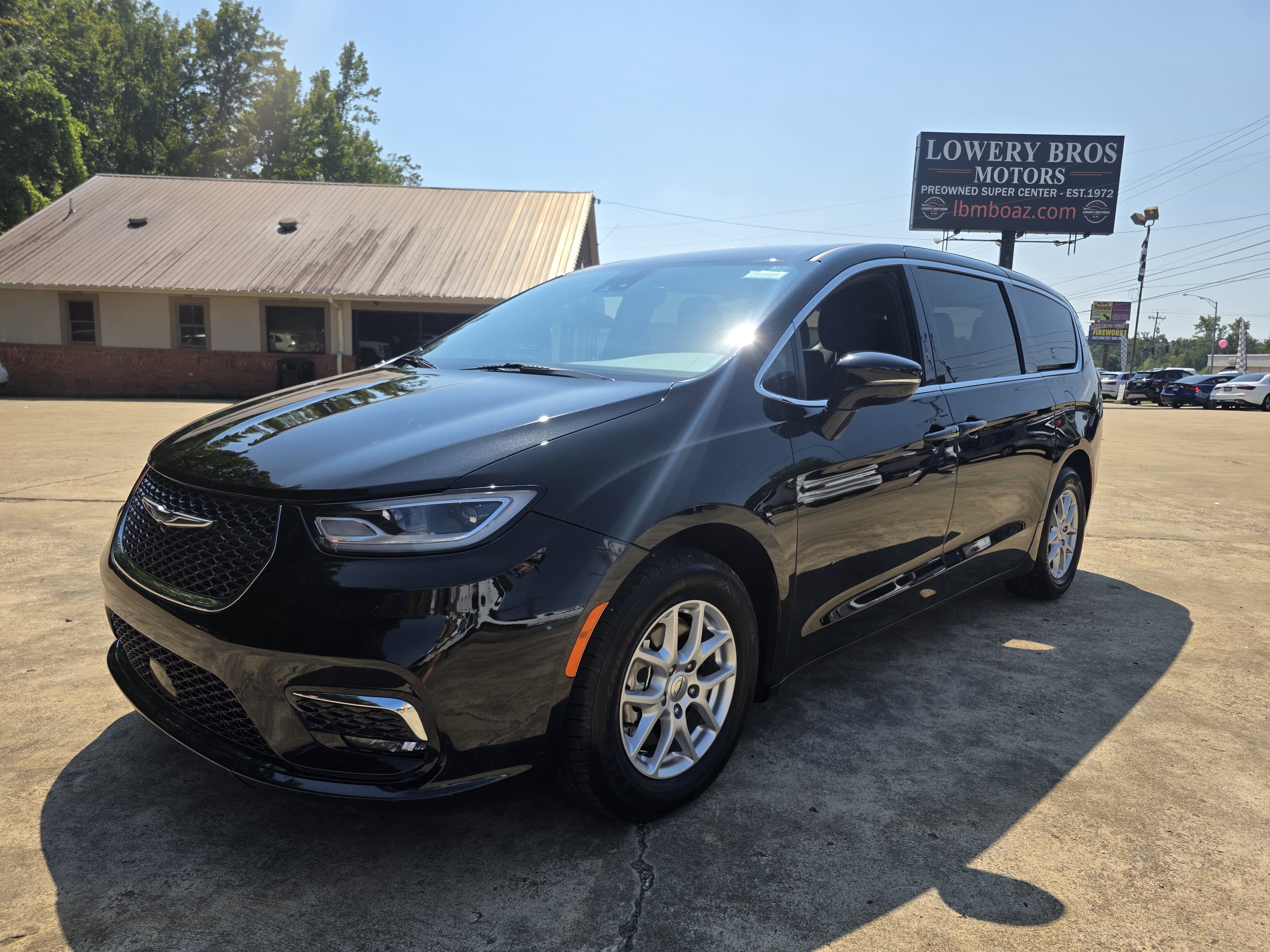 Used 2024 Chrysler Pacifica Touring Van Passenger Van