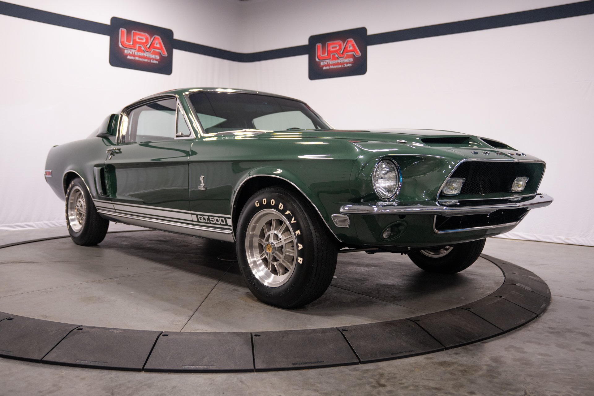  Ford Shelby GT500 Fastback