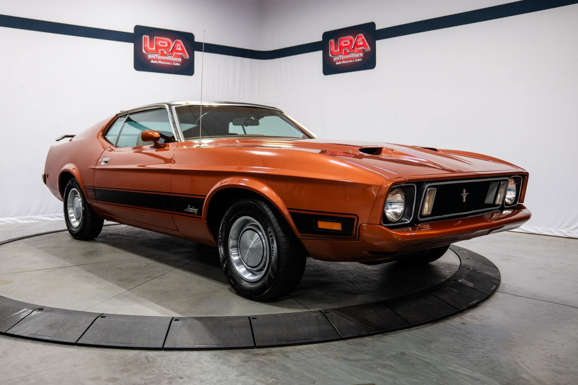  Ford Mustang Mach 1