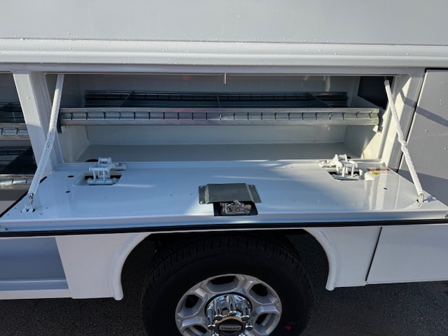 2026 Ford F-350 Super Duty Chassis Cab XLT - Photo 10