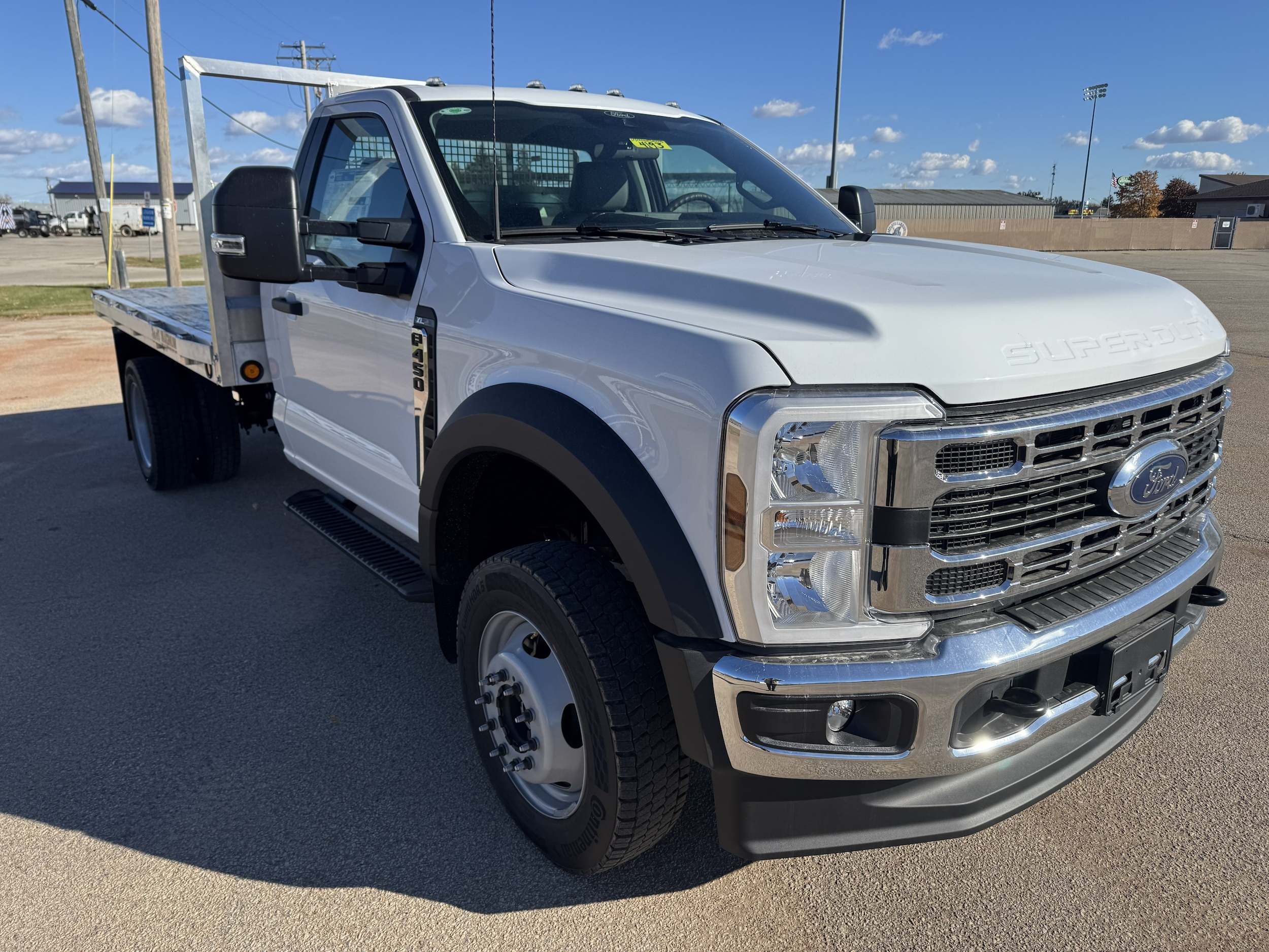 2026 Ford F-450 Super Duty Chassis Cab XL - Photo 3
