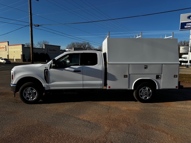 2026 Ford F-350 Super Duty Chassis Cab
