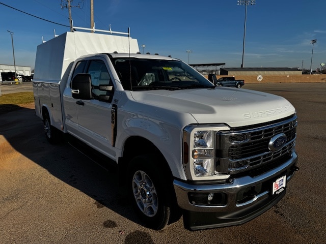 2026 Ford F-350 Super Duty Chassis Cab XLT - Photo 7