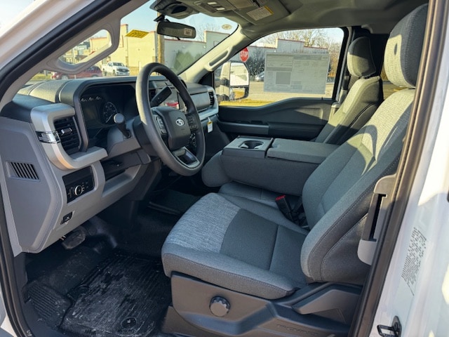 2026 Ford F-350 Super Duty Chassis Cab XLT - Photo 16
