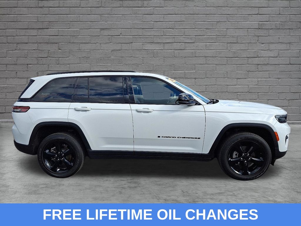 2023 Jeep Grand Cherokee Altitude - Photo 13