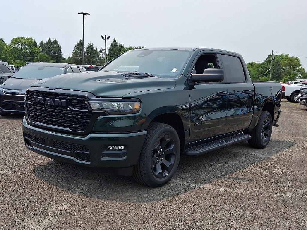 New 2026 Ram 1500 EXPRESS CREW CAB 4X4 5'7 BOX Pickup