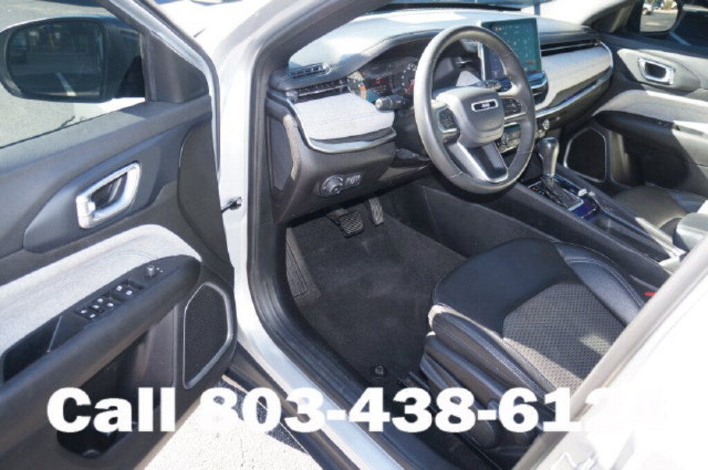 Used 2024 Jeep Compass Latitude SUV