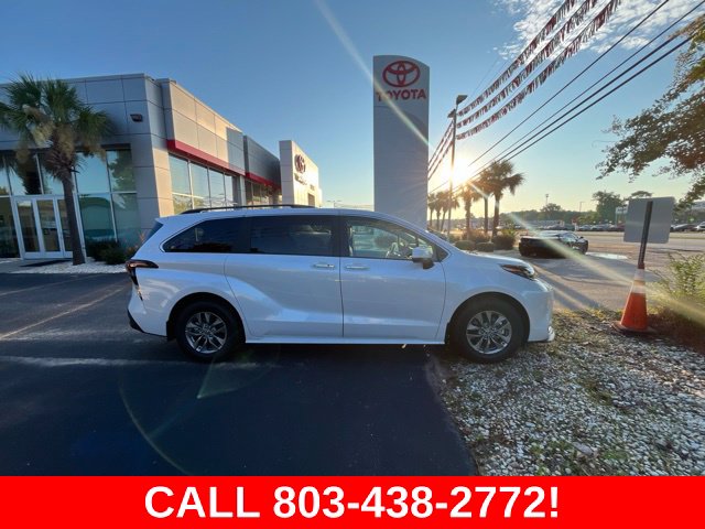Used 2025 Toyota Sienna XLE Minivan/Van