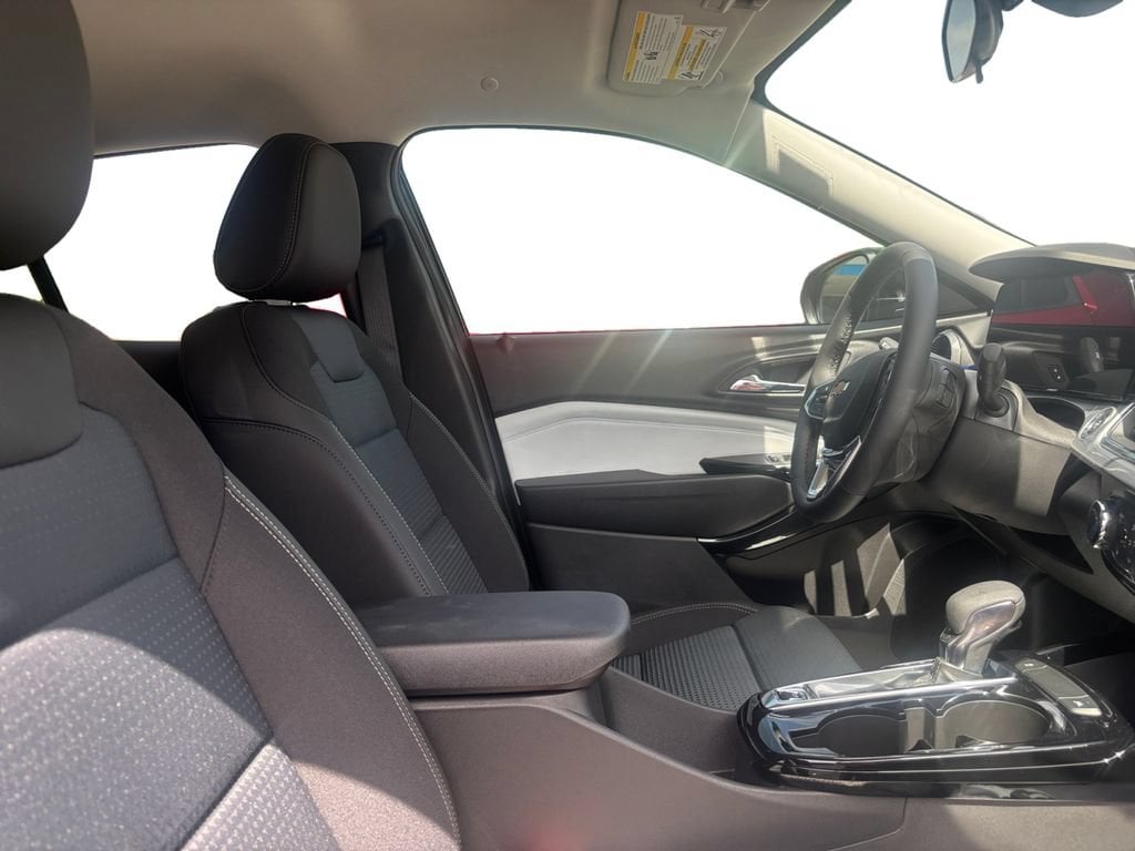 2026 Chevrolet Trax LT - Photo 15