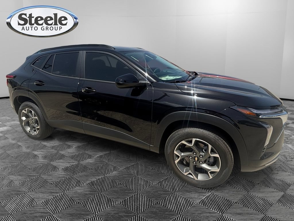 2026 Chevrolet Trax LT - Photo 6