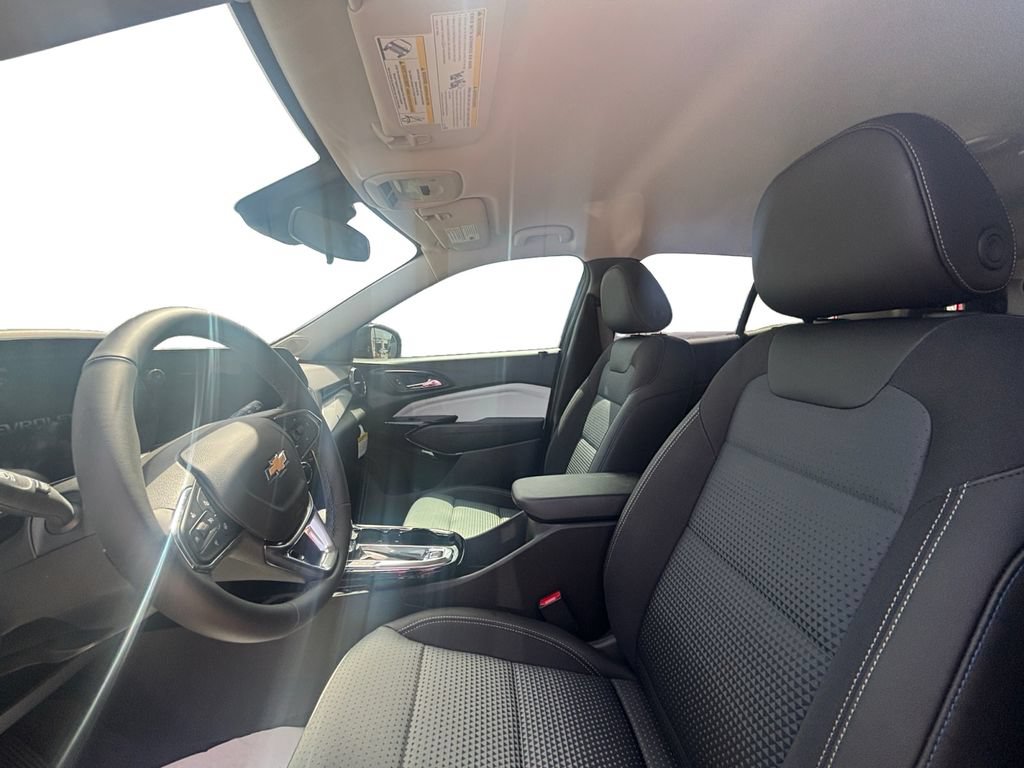 2026 Chevrolet Trax LT - Photo 9