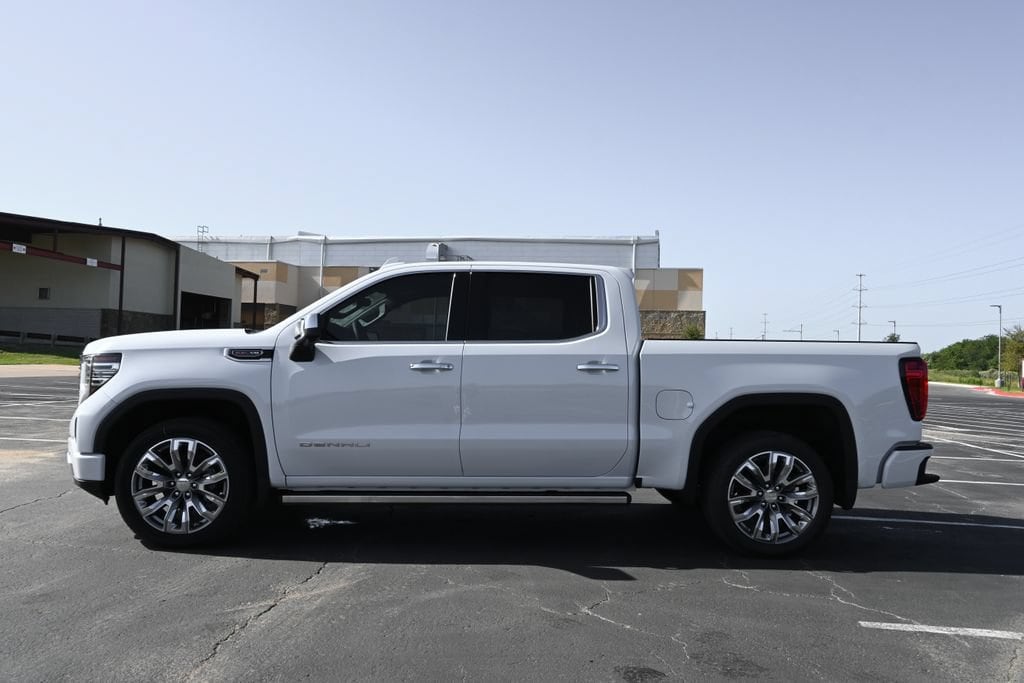 2026 GMC Sierra 1500 Denali - Photo 4
