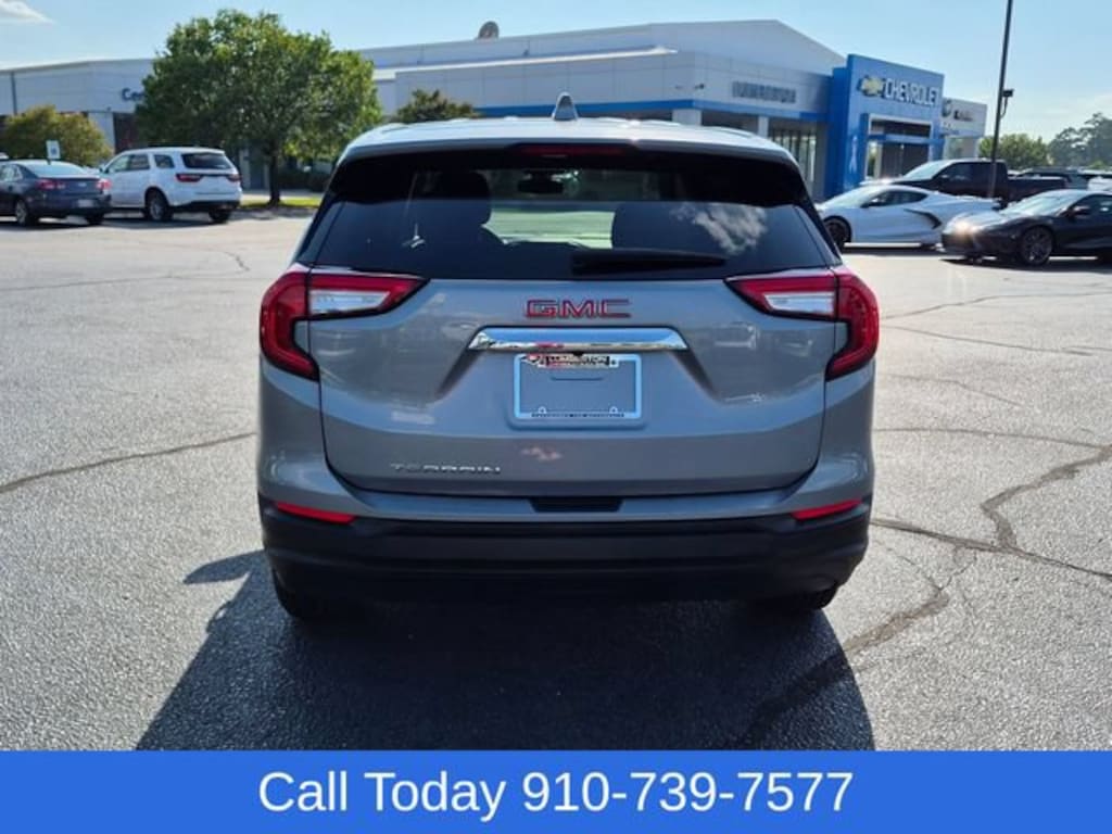 Used 2024 GMC Terrain SLE SUV