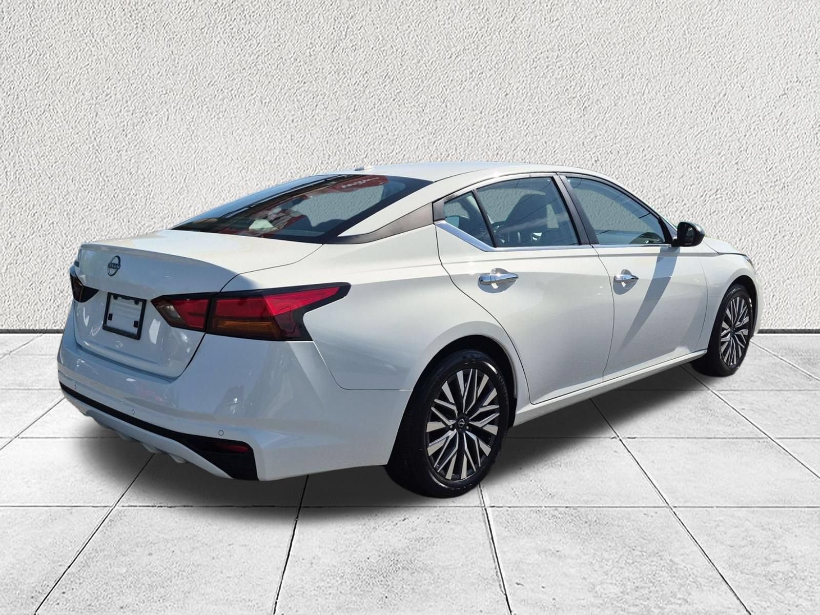 Used 2025 Nissan Altima SV Sedan