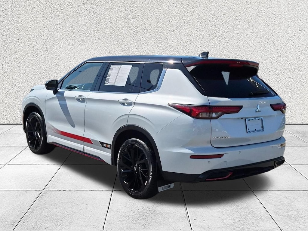 Used 2024 Mitsubishi Outlander SE Black Edition SUV