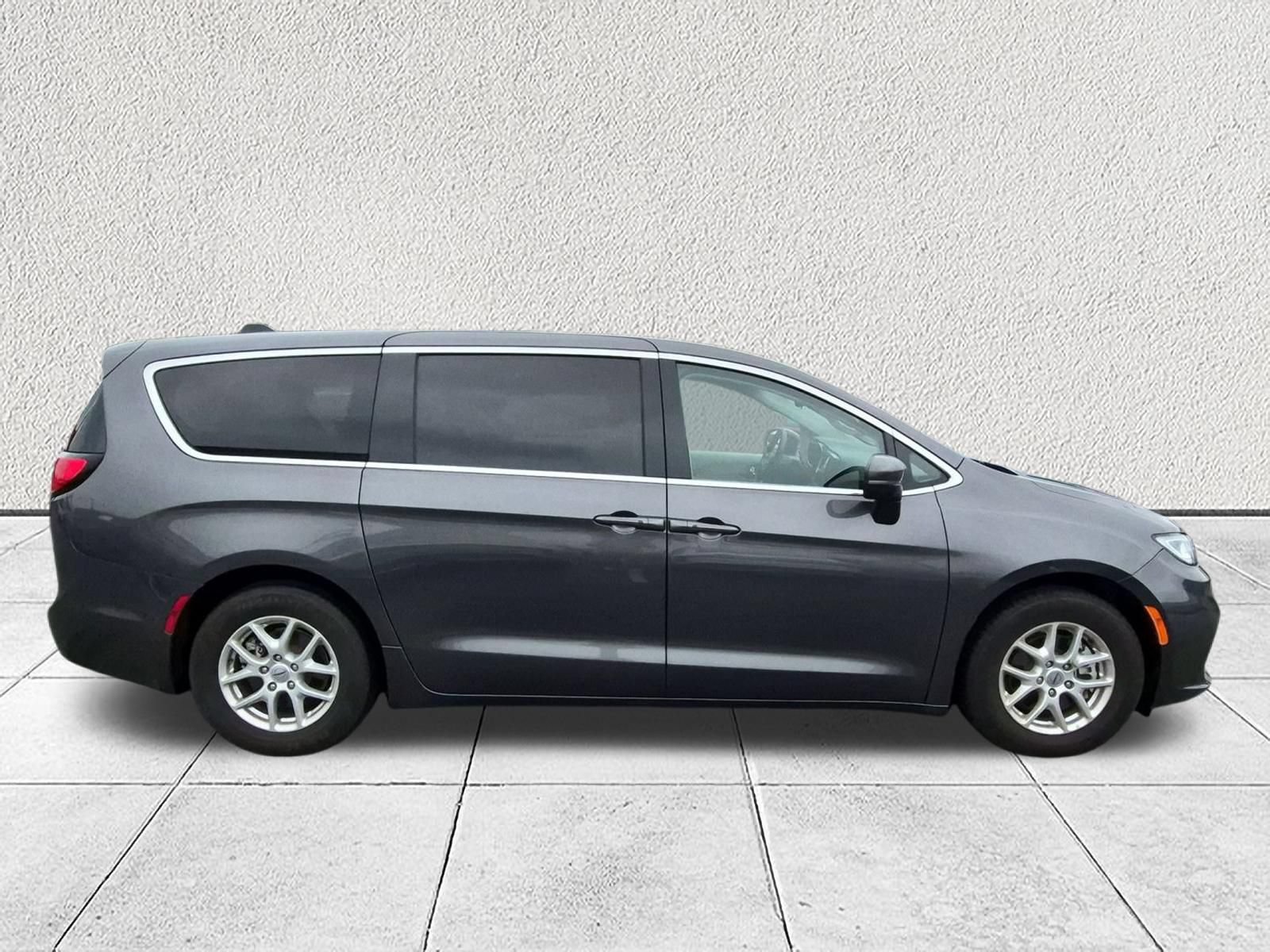 Used 2023 Chrysler Pacifica Touring L Van Passenger Van