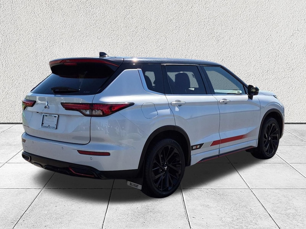 Used 2024 Mitsubishi Outlander SE Black Edition SUV