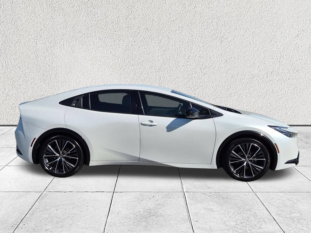 Used 2023 Toyota Prius LE LE