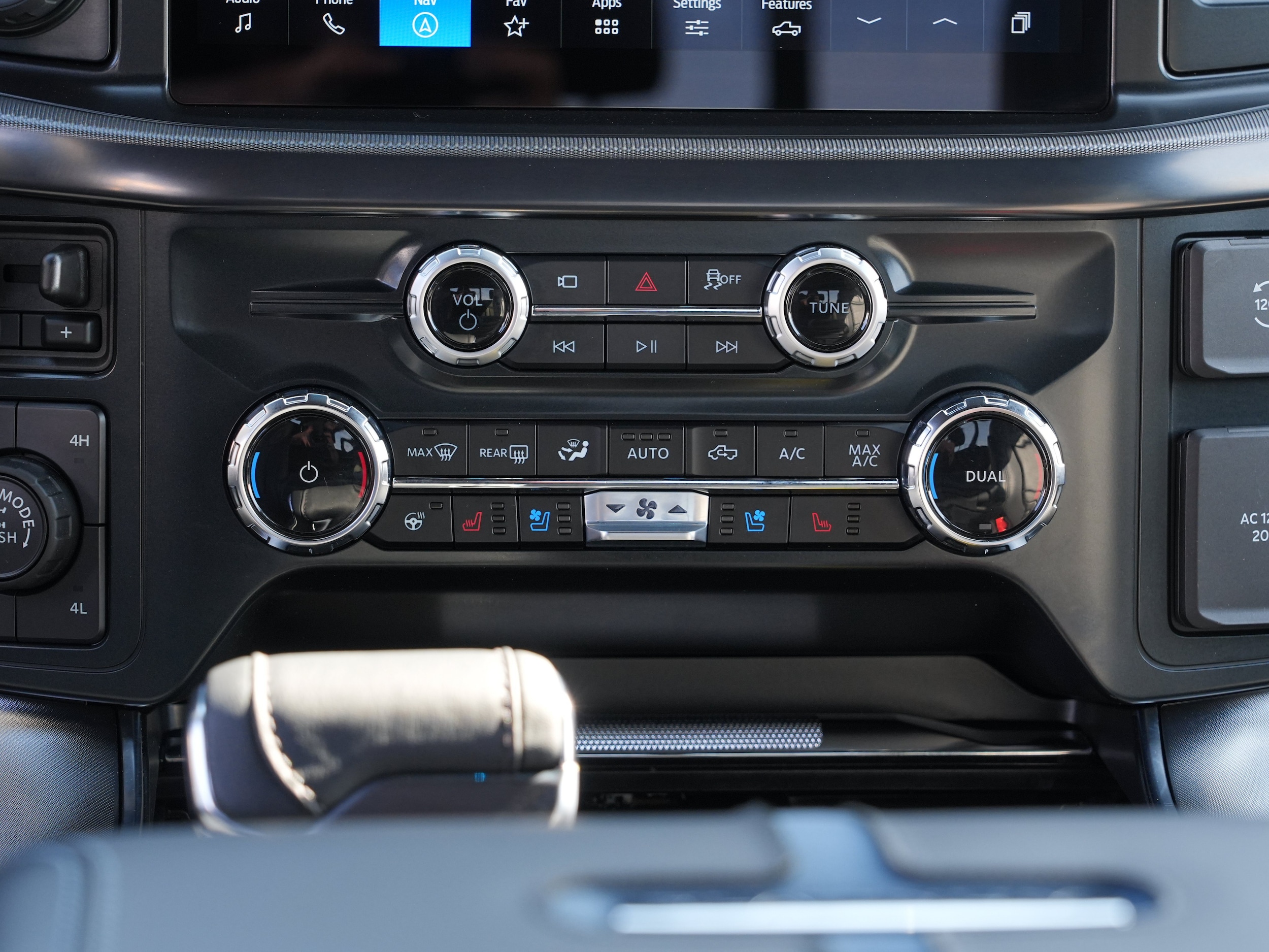 2025 Ford F-150 Platinum - Photo 28