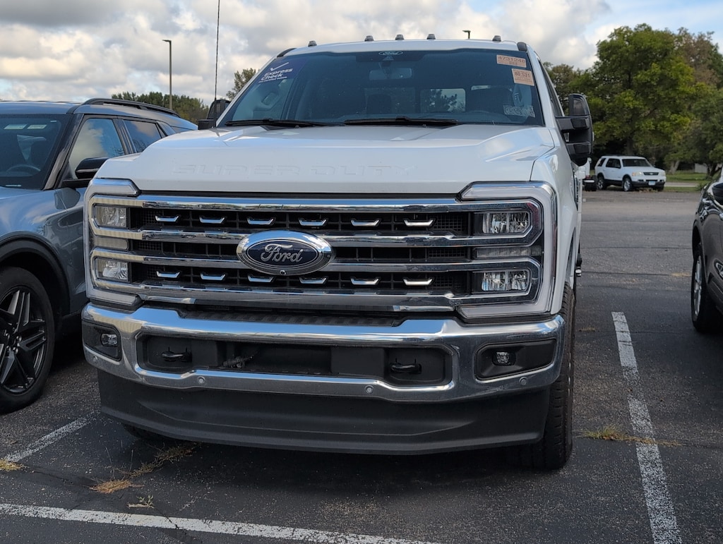 Used 2025 Ford F-350SD Lariat Truck