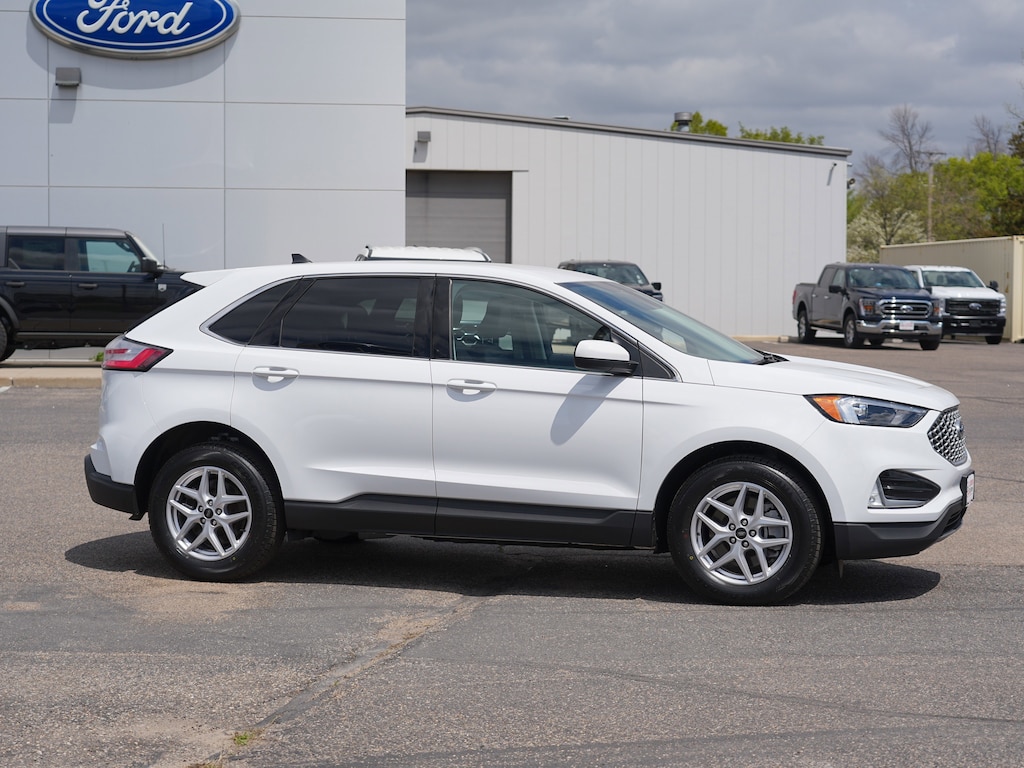 Used 2024 Ford Edge SEL SUV