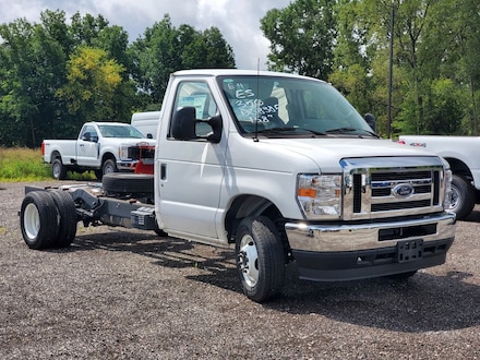 2024 Ford E-350 Cutaway Base Truck