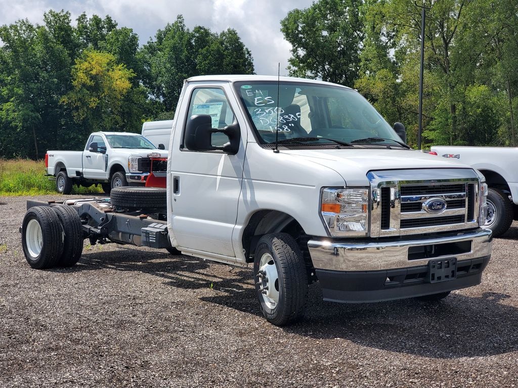 New 2024 Ford E-350SD Base Cab/Chassis