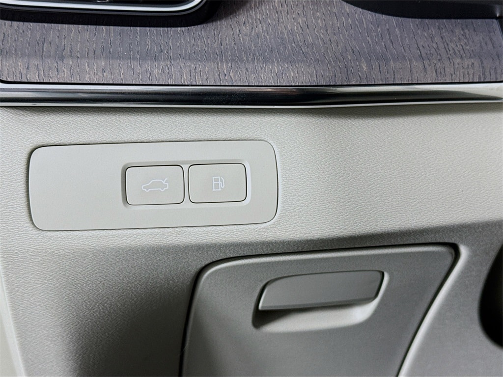 2026 Volvo XC90 Ultra - Photo 11