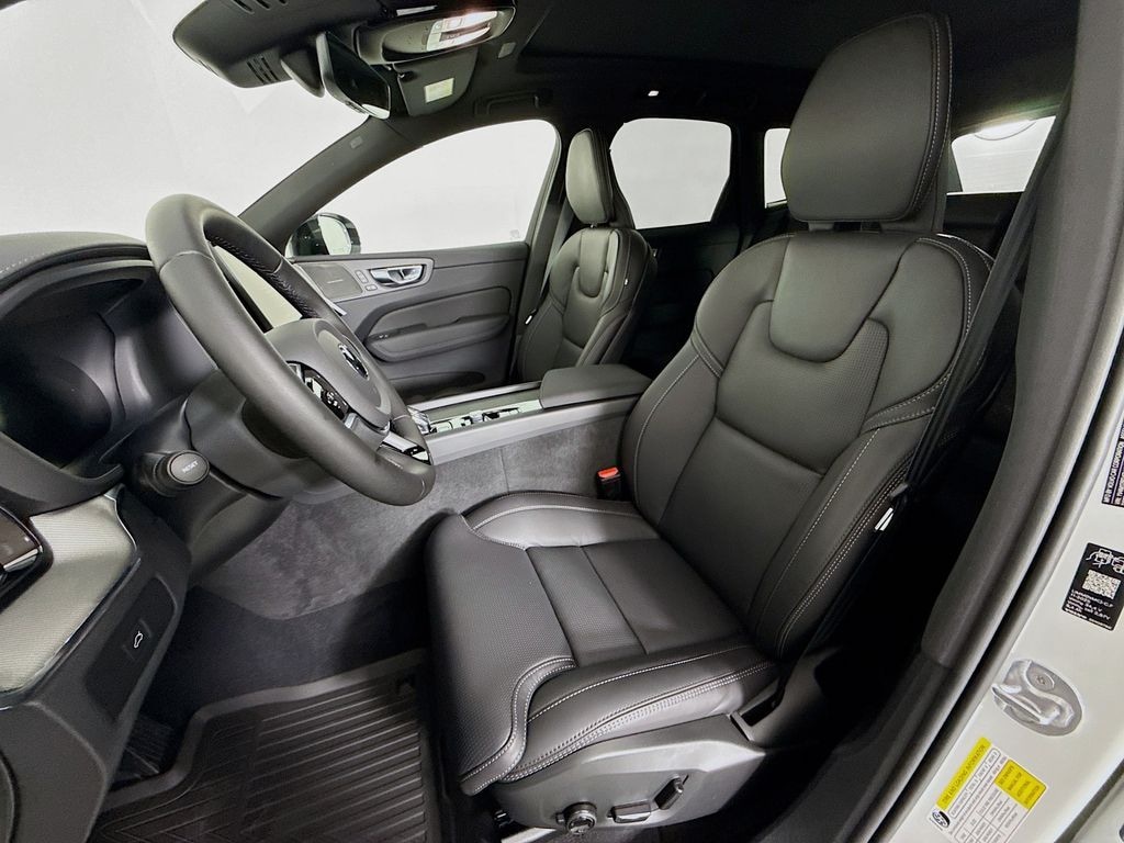 New 2026 Volvo XC60 B5 Ultra Black Edition SUV