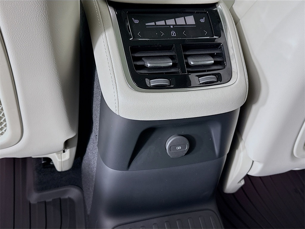2026 Volvo XC90 Ultra - Photo 26