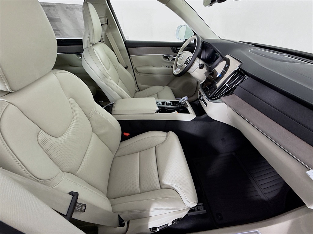 2026 Volvo XC90 Ultra - Photo 30