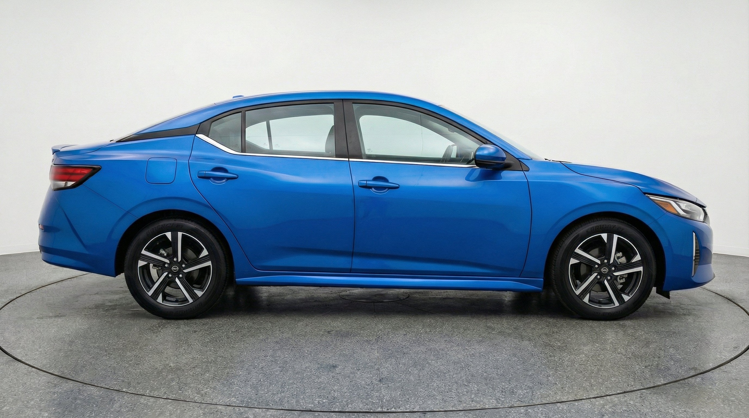Thumbnail: 2025 Nissan Sentra - 10