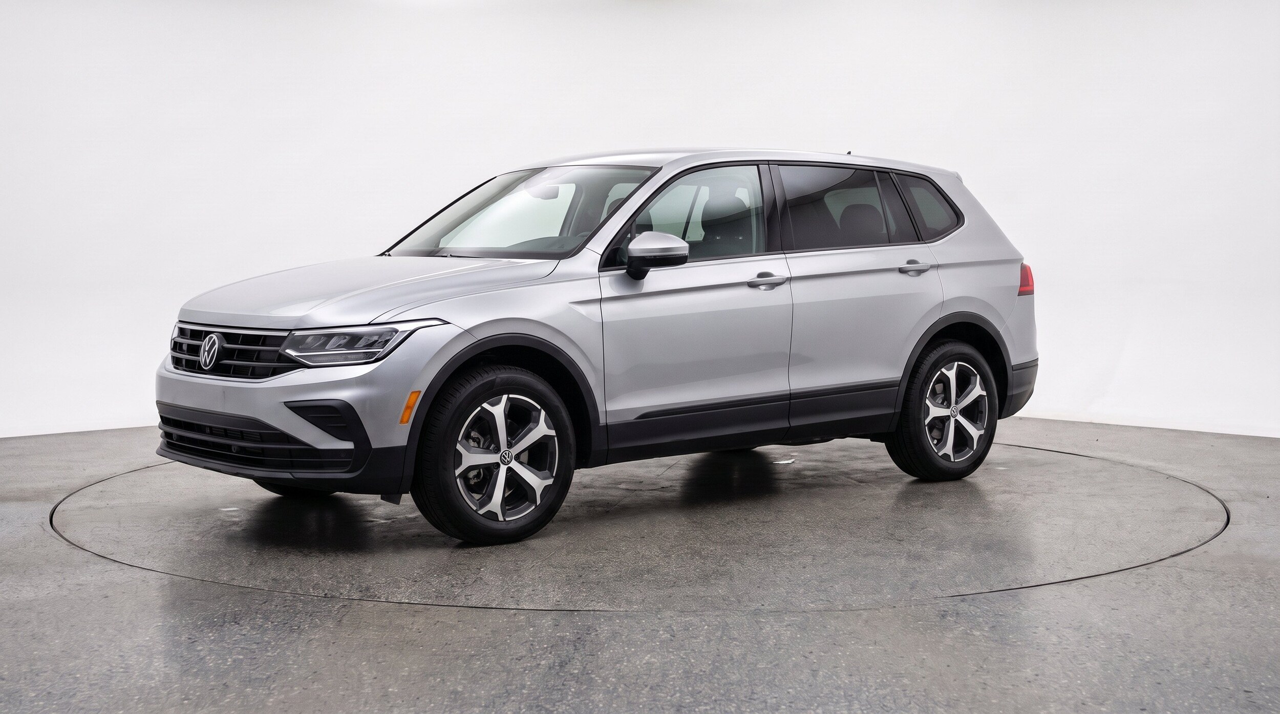 Thumbnail: 2026 Volkswagen Tiguan - 3