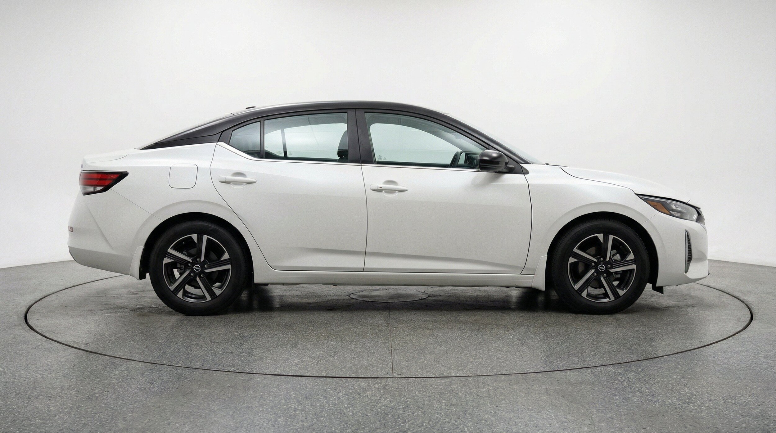 Thumbnail: 2025 Nissan Sentra - 10