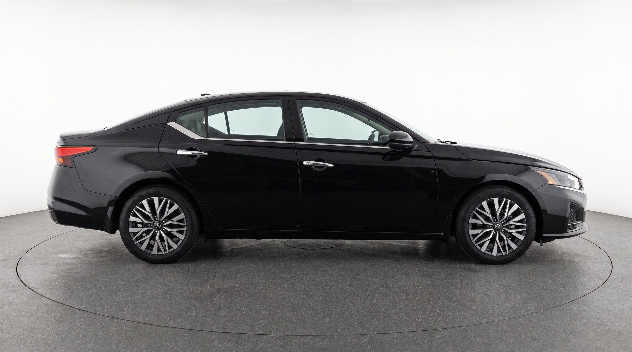 Thumbnail: 2025 Nissan Altima - 10