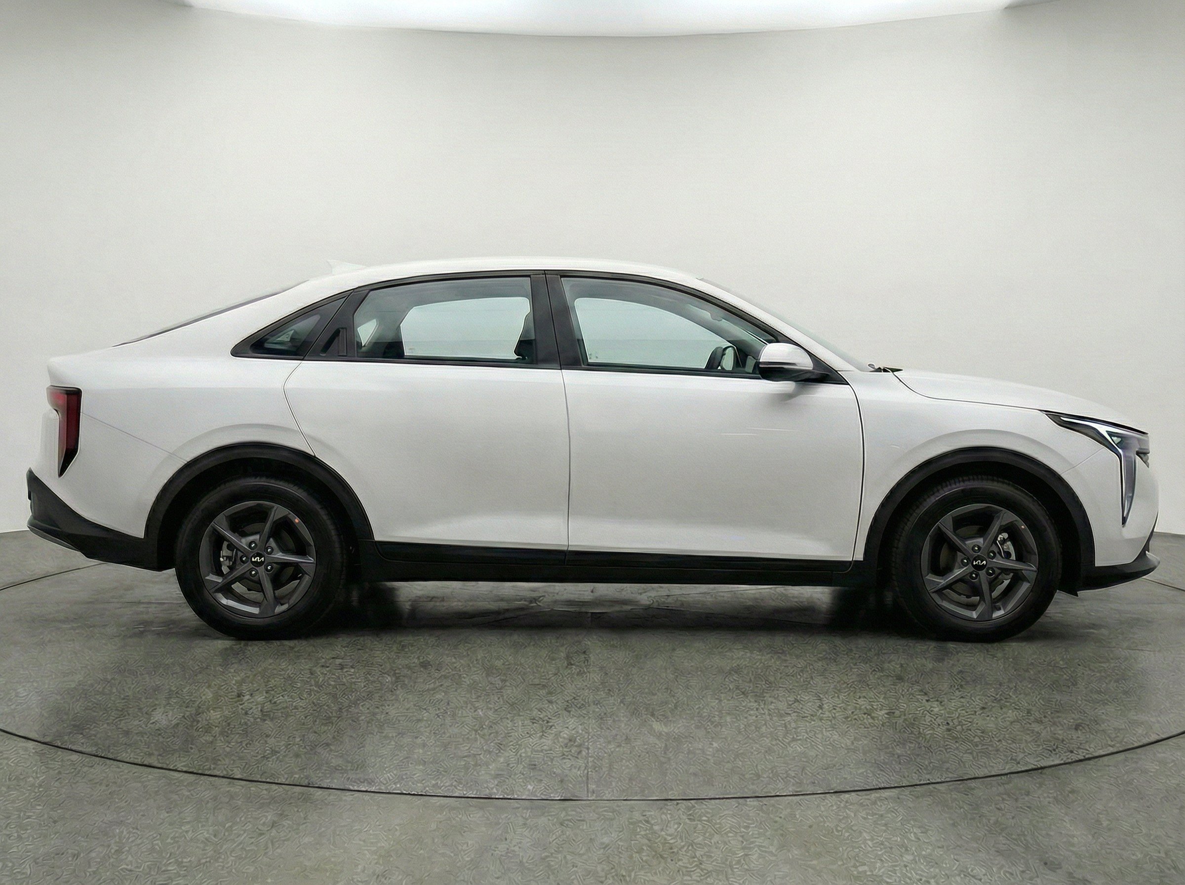 Thumbnail: 2025 Kia K4 - 10