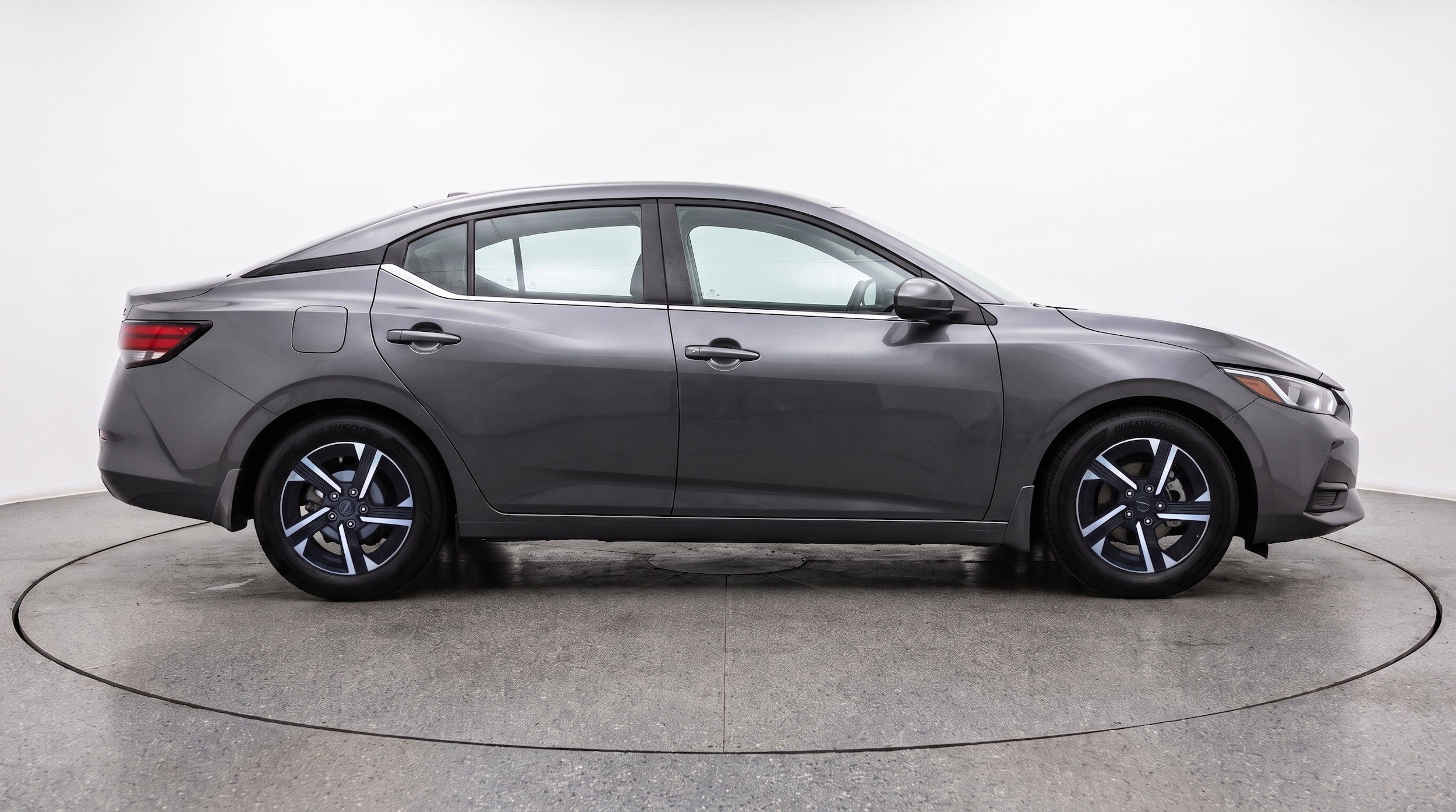 Thumbnail: 2025 Nissan Sentra - 10