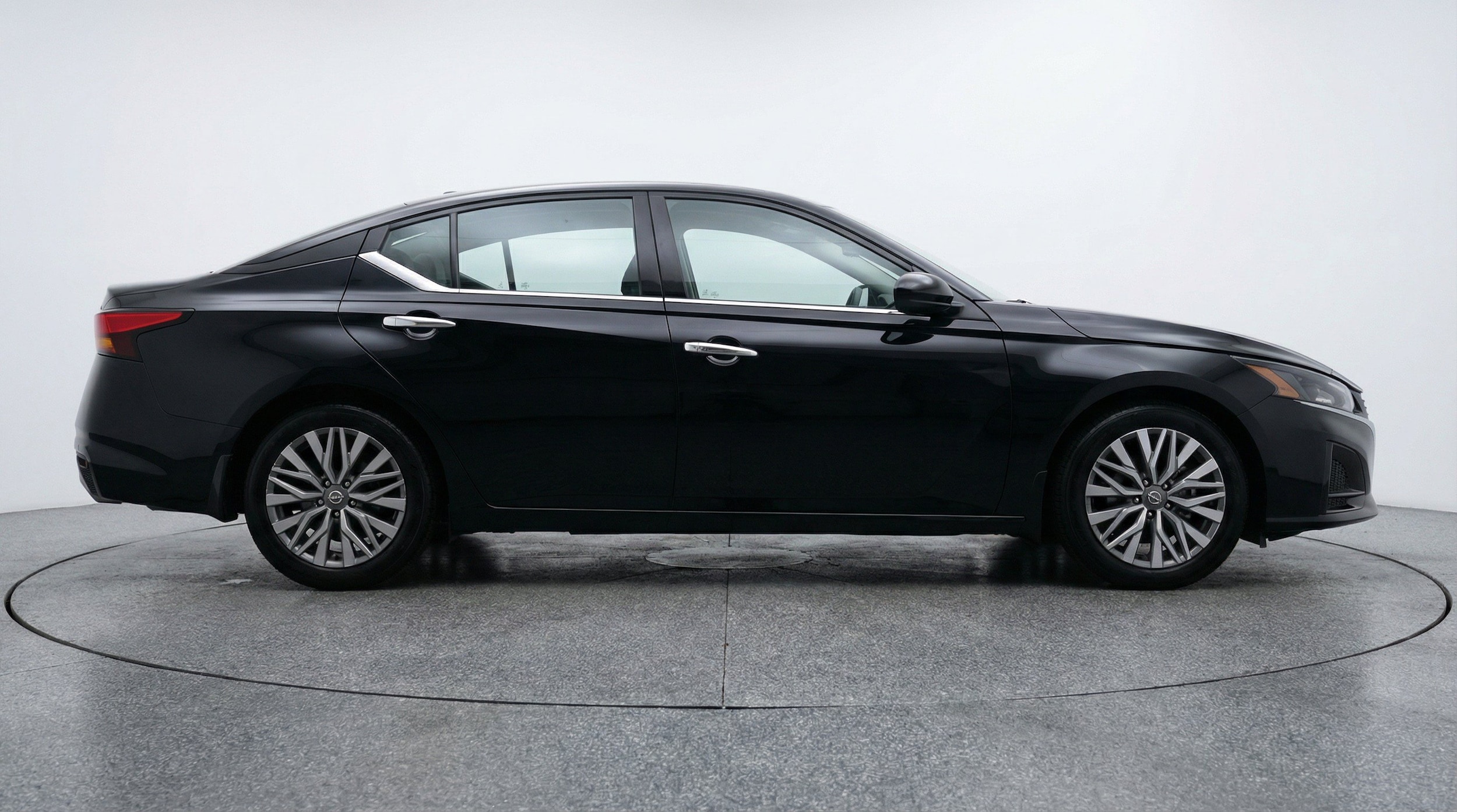 Thumbnail: 2025 Nissan Altima - 11